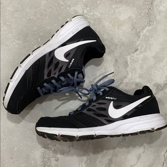 nike aeroply women's
